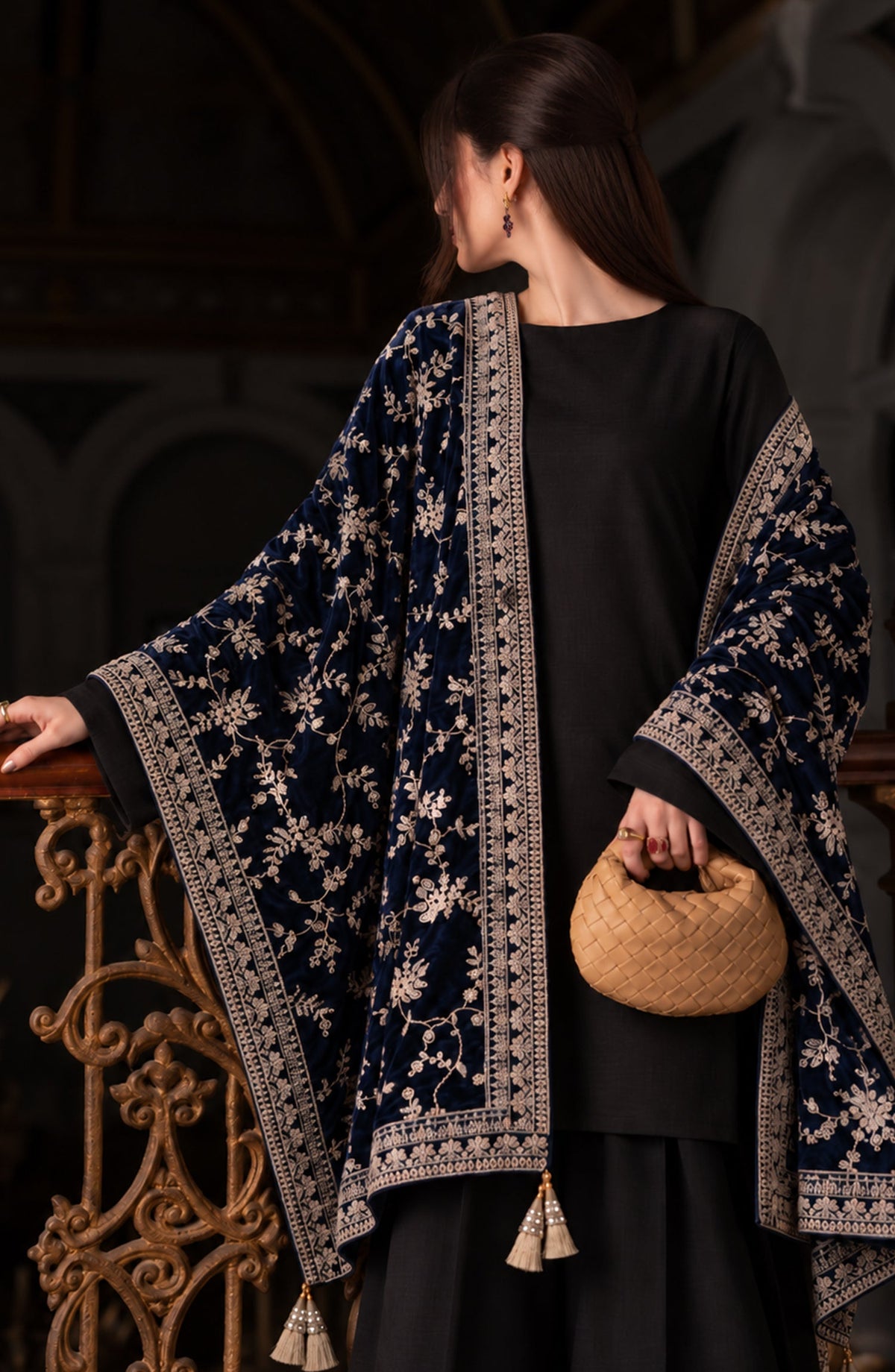 Amna Khadija Mehraab Luxury Embroidered Velvet Shawl - AKM-01 - AM26MHR - Blue - Winter Collection