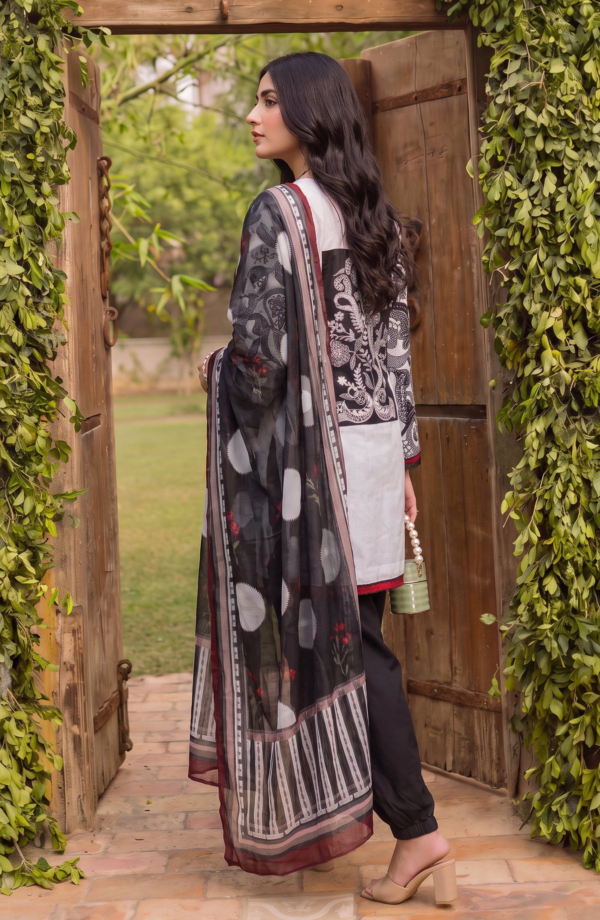 Amna Khadija Joy Ishqia Embroidered Lawn Stitched 3 Piece Suit - AKJ-05 - AM26JYQ - Black - Summer Collection