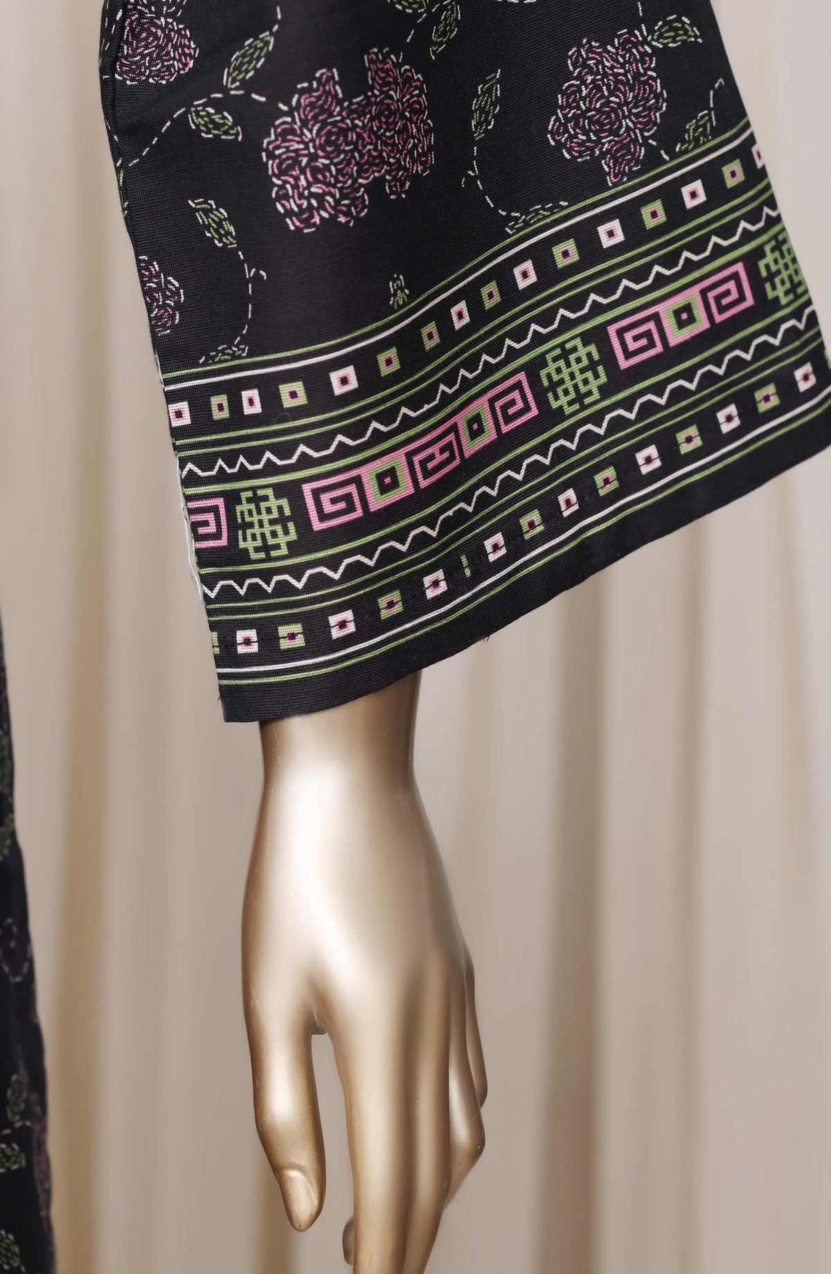 Sadabahar Printed Khaddar Stitched 3 Piece Suit - D-02 - SBD26KFV - Black - Winter Collection