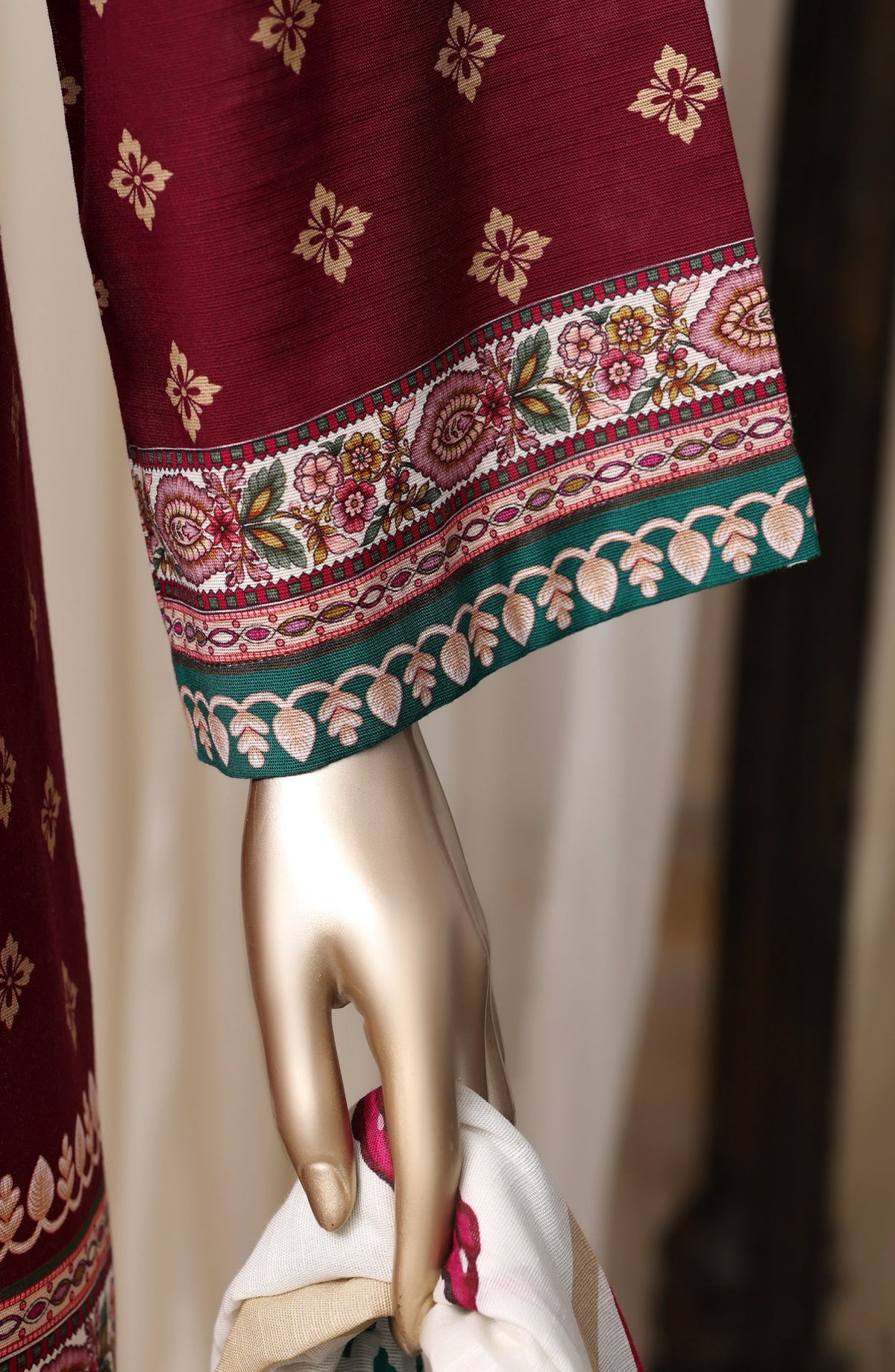 Sadabahar Printed Khaddar Stitched 3 Piece Suit - D-02 - SBD26RPN - Red - Winter Collection