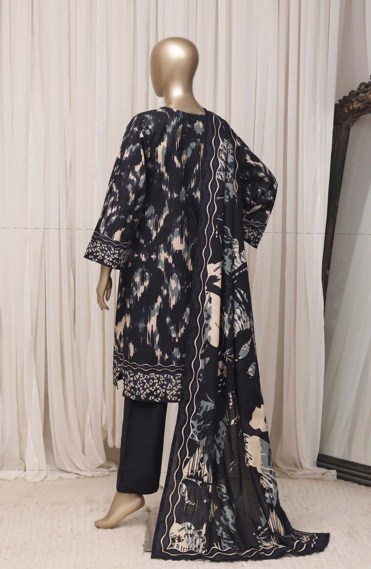 Sadabahar Printed Khaddar Stitched 3 Piece Suit - D-05 - SBD26KFV - Black - Winter Collection