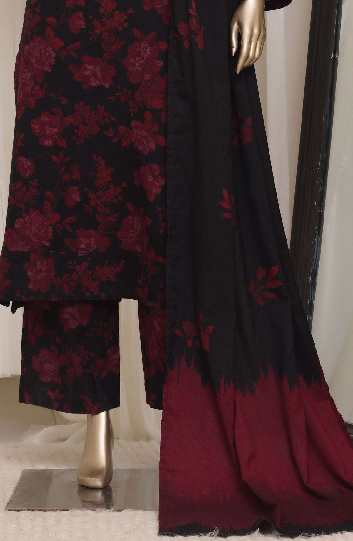 Sadabahar Printed Dhanak Stitched 3 Piece Suit - D-02 - SBD26DNK - Red Black - Winter Collection