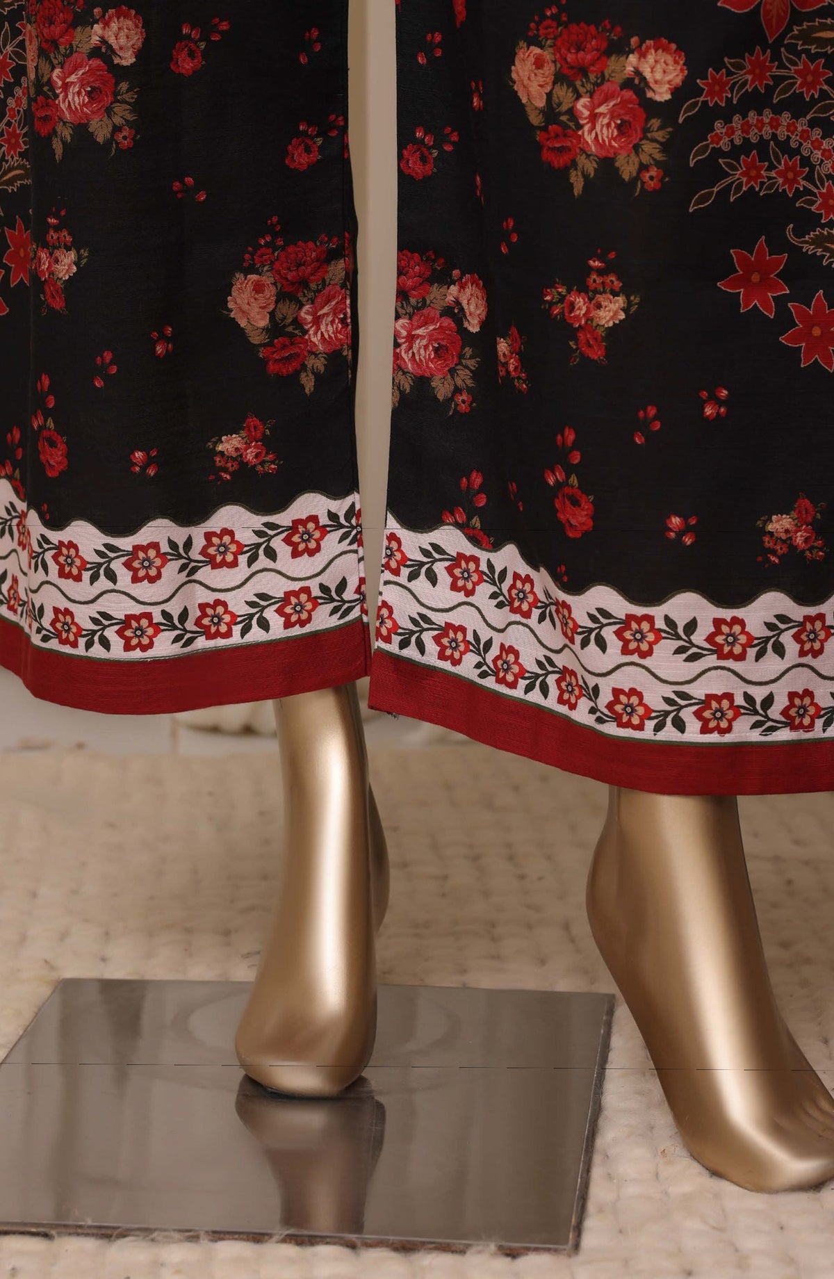 Sadabahar Printed Khaddar Stitched 3 Piece Suit - D-09 - SBD26KHD - Red - Winter Collection