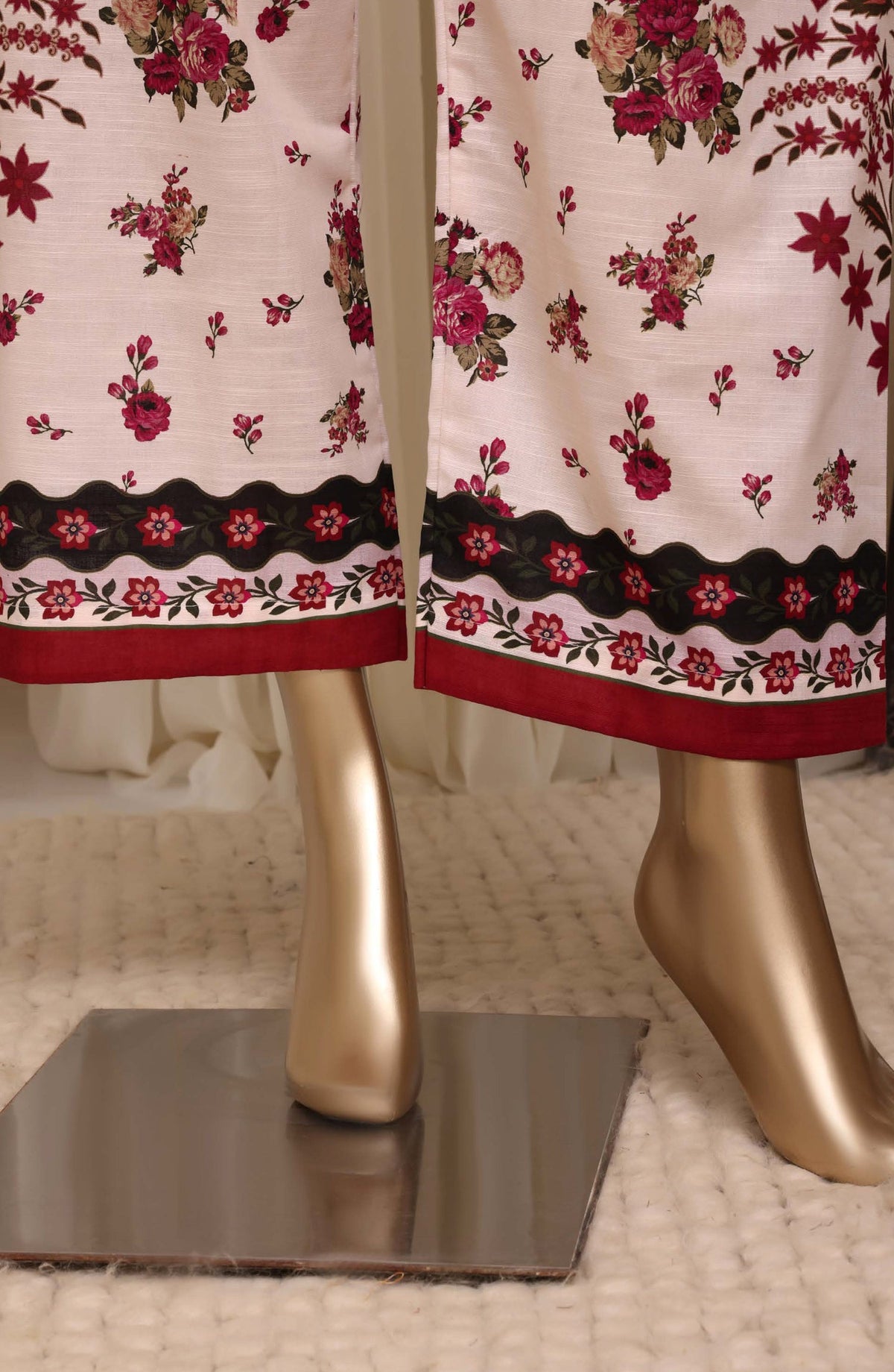 Sadabahar Printed Khaddar Stitched 3 Piece Suit - D-05 - SBD26KHD - Purple - Winter Collection