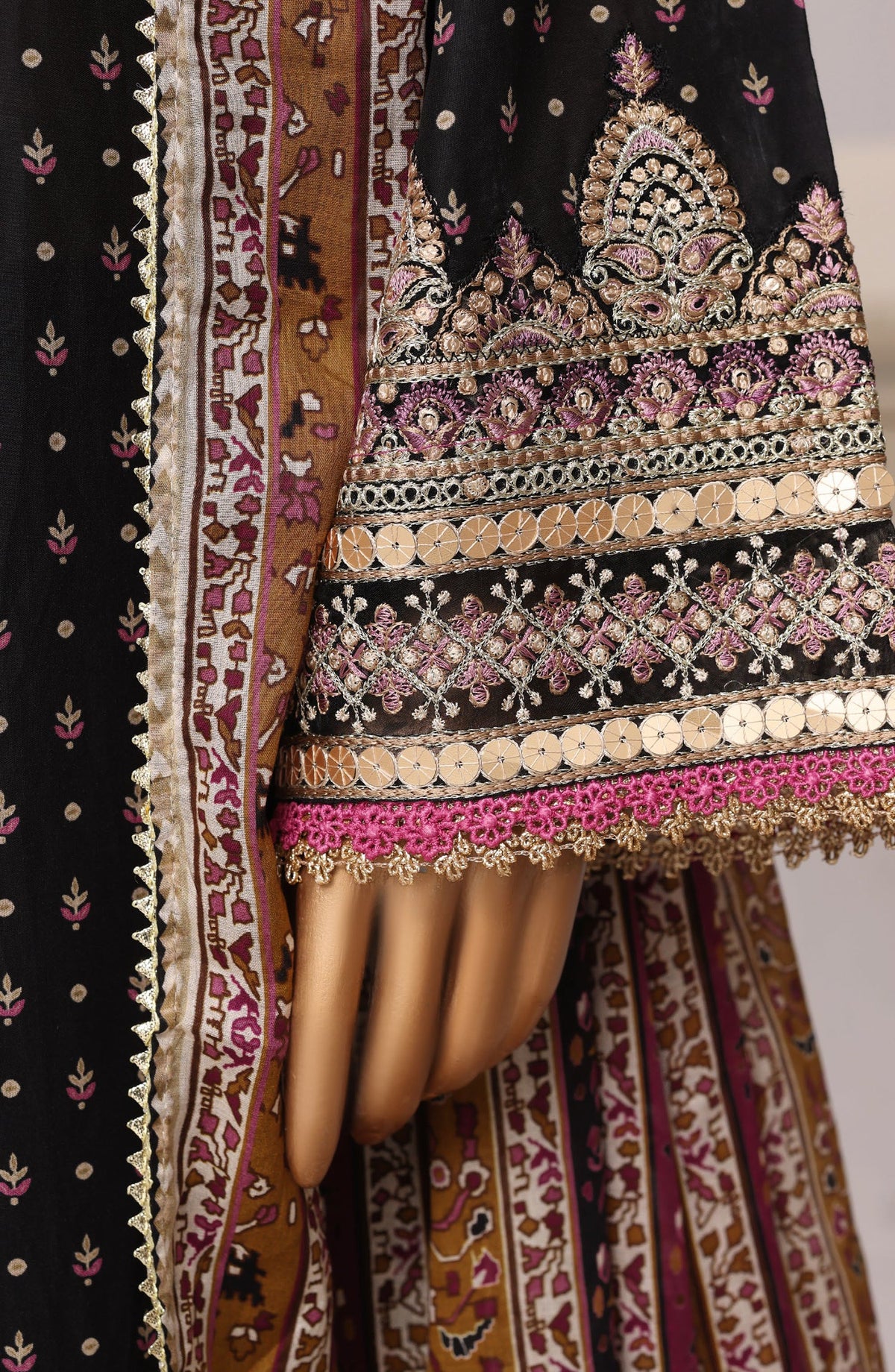 Sadabahar Regal Embroidered Lawn Stitched 3 Piece Suit - D-03 - SBD26RGR - Black - Festive Collection