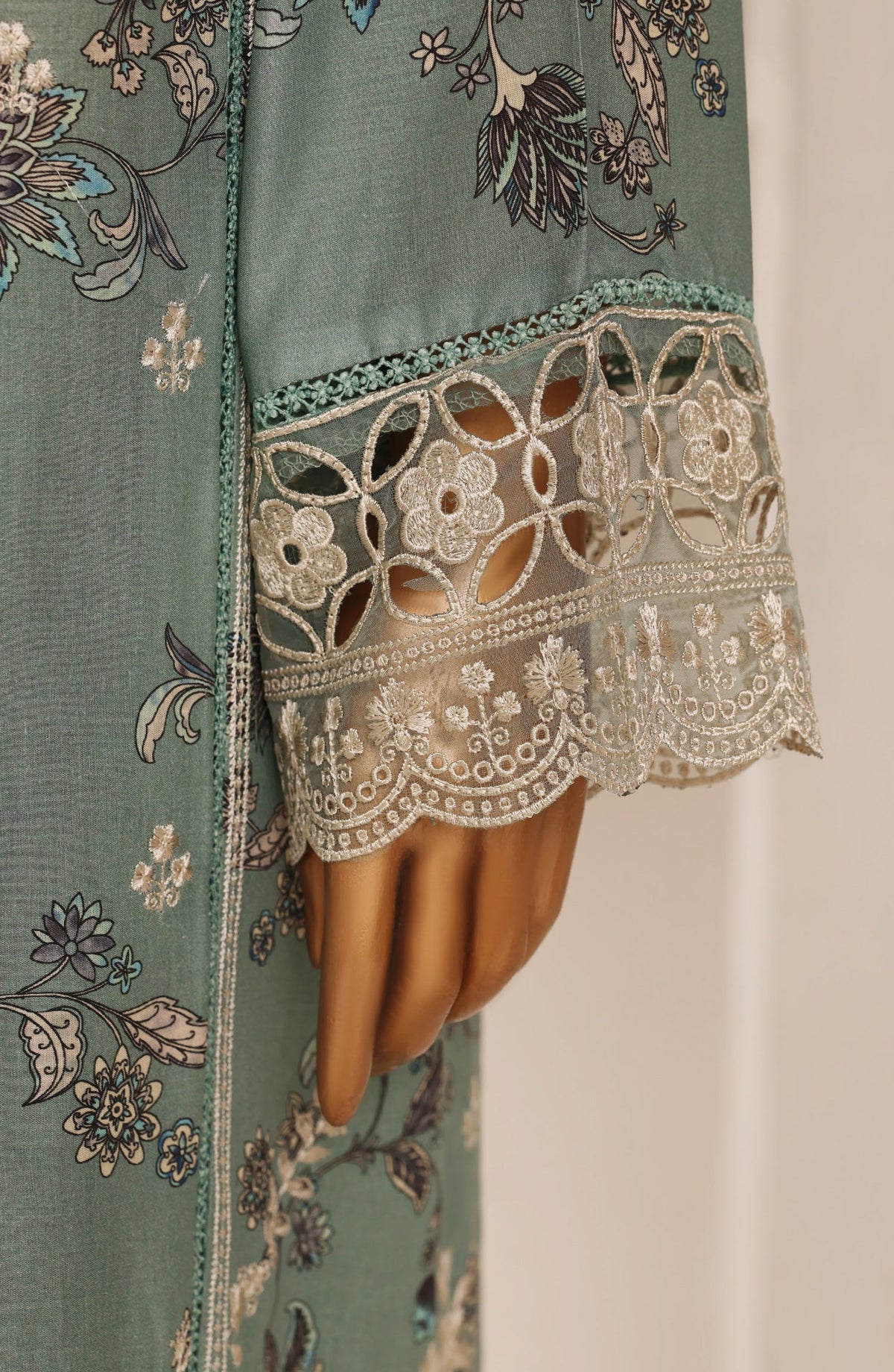 Sadabahar Signature Embroidered Stitched 3 Piece Suit - D-04 - SBD26SVEN - Green - Festive Collection