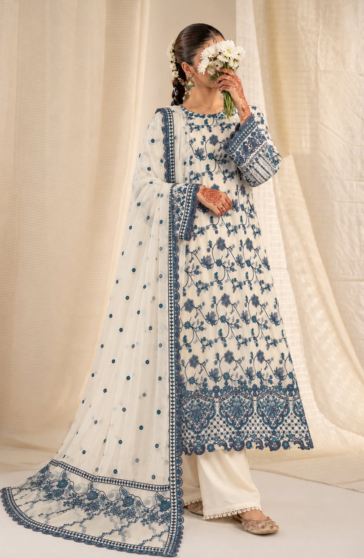 Sham-e-Riwayat by Amna Khadija Embroidered Cotton Stitched 3 Piece Suit - AKSR-07 - AM26SHM - Off White - Luxury Collection