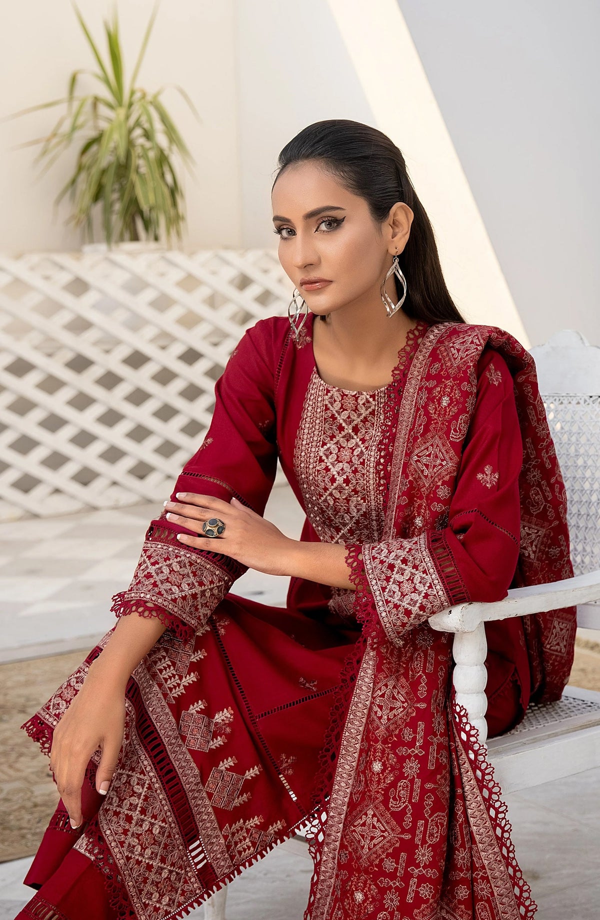 Threads N Weaves Embroidered Dhanak Unstitched 3 Piece Suit - D23106 - TNW25WD - Red - Winter Collection