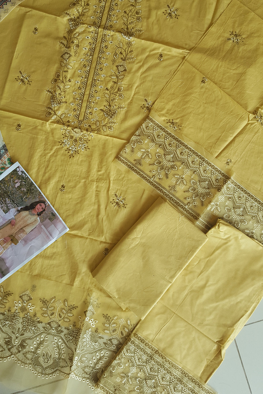Afrozeh - Lamhay Luxury Lawn Edit'23 - SAGE - TC-322