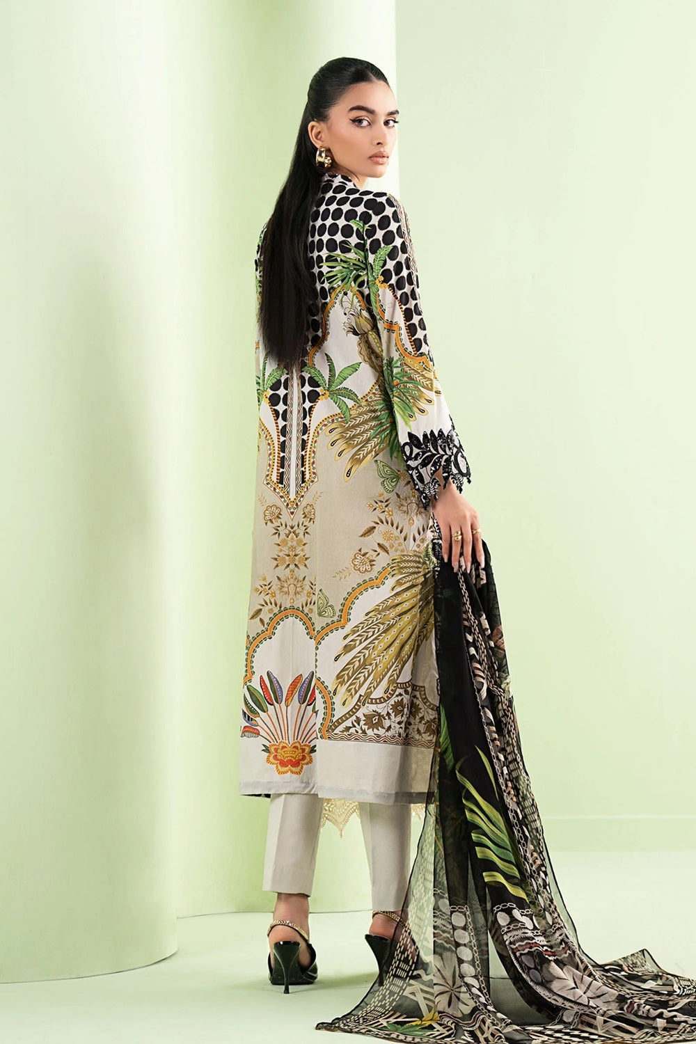 MPRINTS SPRING SUMMER '26 D-2905-A Embroidered Lawn - TC-1575