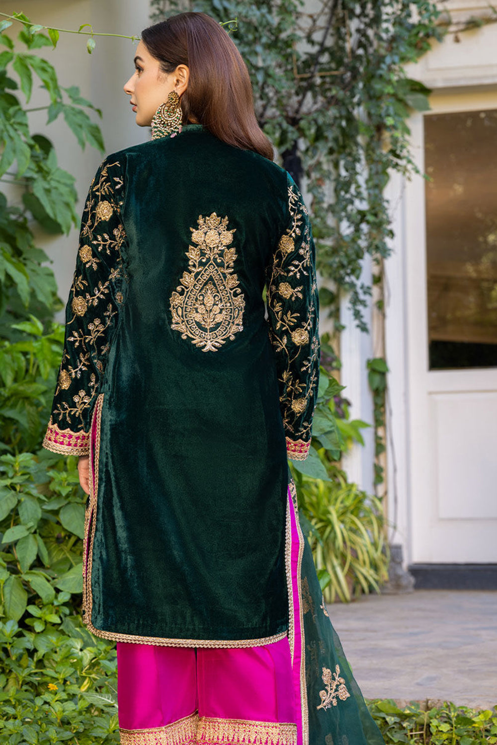 Zainab Chottani - Velvet Collection'24 - PAREESHAY - TC-267