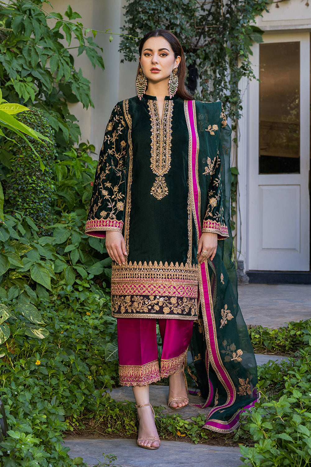 Zainab Chottani - Velvet Collection'24 - PAREESHAY - TC-267