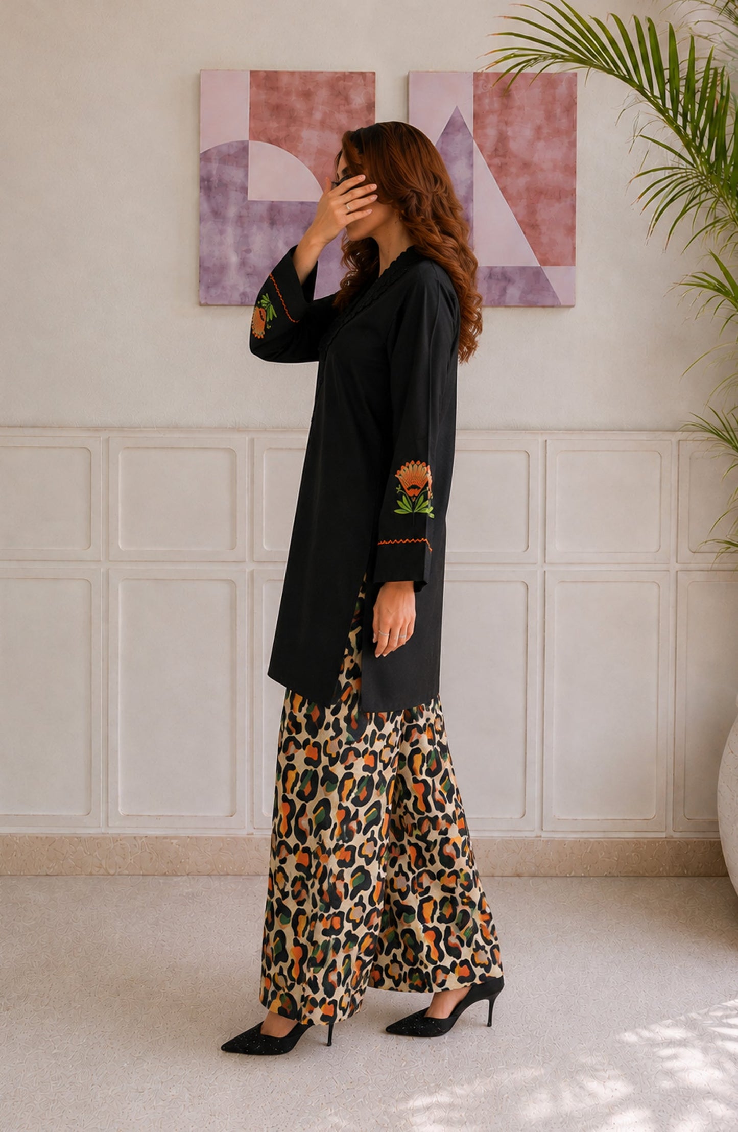 Afsana Basics by Amna Khadija Embroidered Lawn Stitched 2 Piece Co-ord Set - AKAB-05 - AM26FSNA - Black - Summer Collection