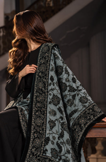 Amna Khadija Mehraab Luxury Embroidered Velvet Shawl - AKM-02 - AM26MHR - Green - Winter Collection