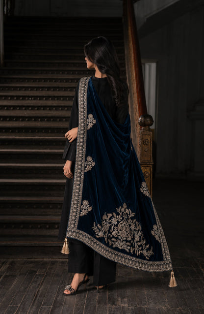 Amna Khadija Mehraab Luxury Embroidered Velvet Shawl - AKM-06 - AM26MHR - Blue - Winter Collection