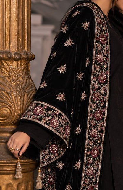 Amna Khadija Mehraab Luxury Embroidered Velvet Shawl - AKM-07 - AM26MHR - Black - Winter Collection