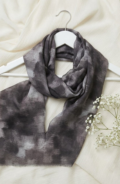 Amna Khadija Printed Twill Pure Lawn Stole - ALS-04 - AM26LST - Charcoal - Winter Collection