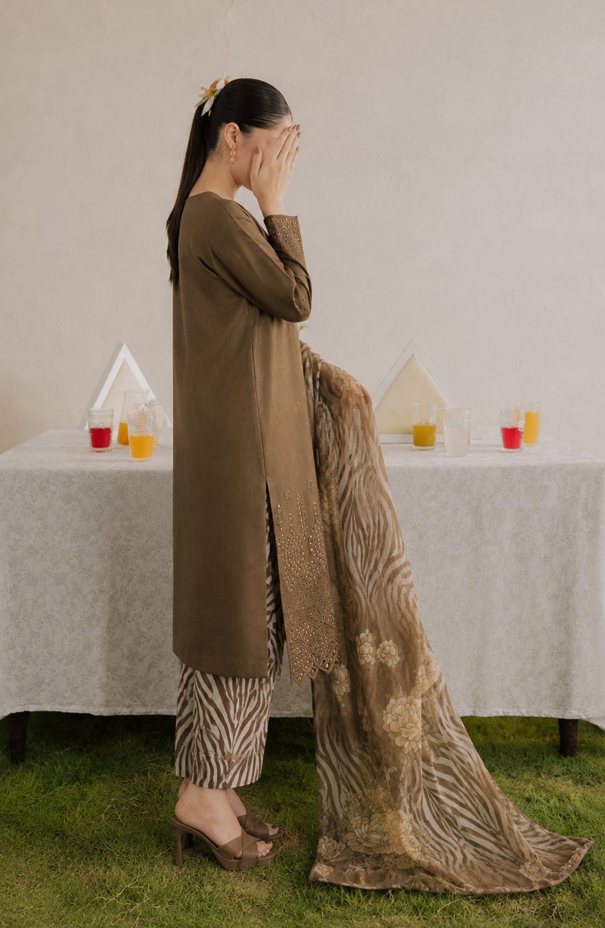 Amna Khadija Bella Doria Chikankari Lawn Unstitched 3 Piece Suit - AKBD-14 - AM26UBD - Green - Summer Collection
