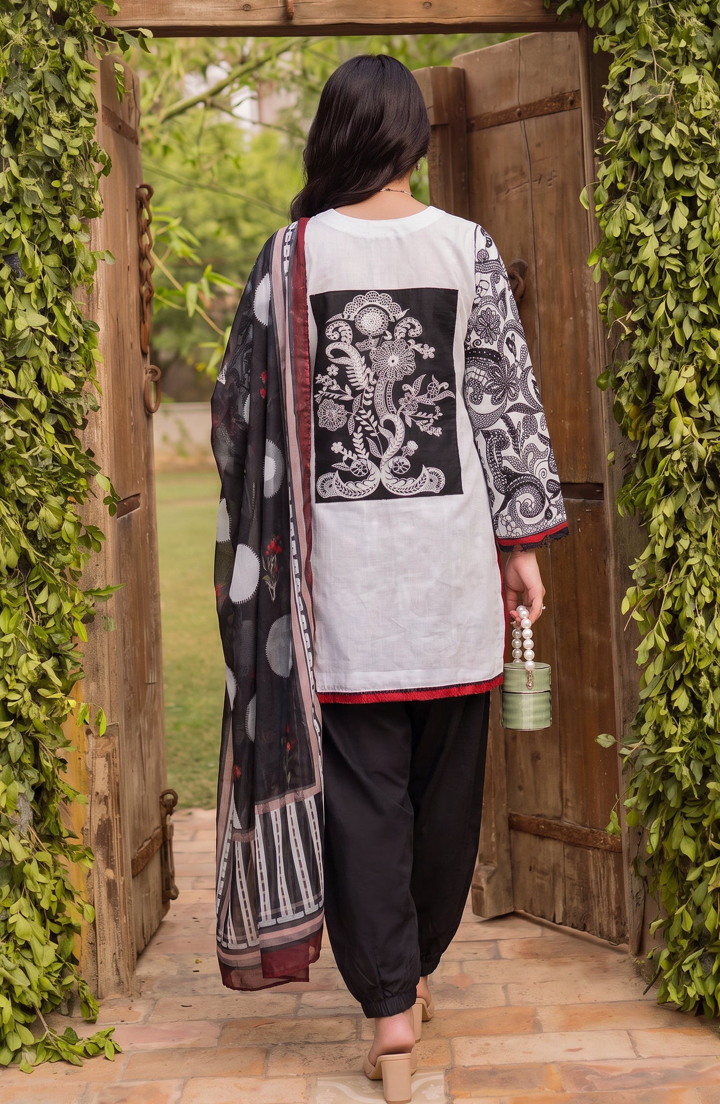 Amna Khadija Joy Ishqia Embroidered Lawn Stitched 3 Piece Suit - AKJ-05 - AM26JYQ - Black - Summer Collection