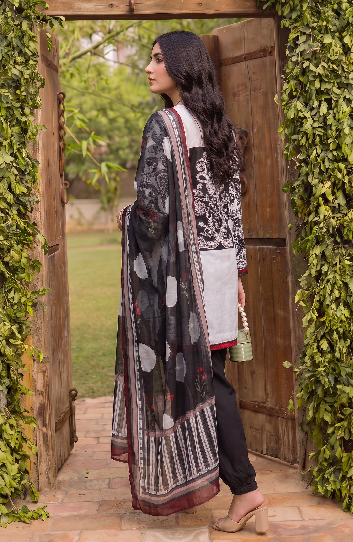 Amna Khadija Joy Ishqia Embroidered Lawn Stitched 3 Piece Suit - AKJ-05 - AM26JYQ - Black - Summer Collection