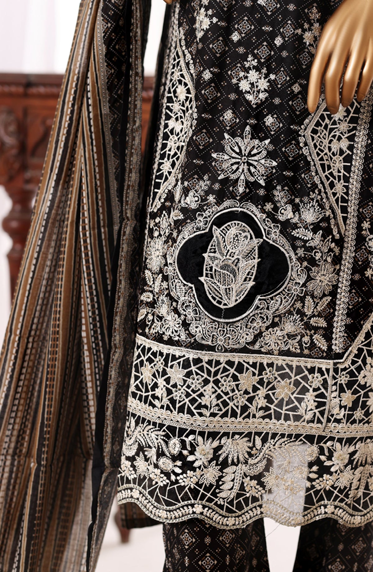 Bin Saeed Embroidered Lawn Stitched 3 Piece Suit - Design-08 - BS26BRD - Black - Summer Collection