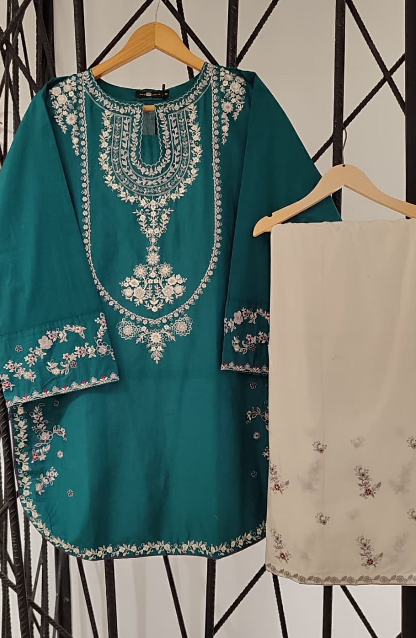 Dur e Hawa by Amna Khadija Embroidered Cotton Lawn Stitched 2 Piece Suit - AKDH-UG-29 - AM26HWD - Teal - Summer Collection