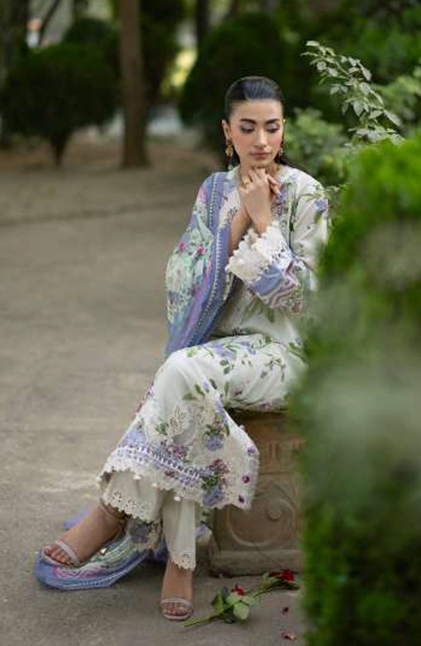 Elaf Signature Embroidered Lawn Unstitched 3 Piece Suit - ESG-3B - EL26NTR - Green - Summer Collection