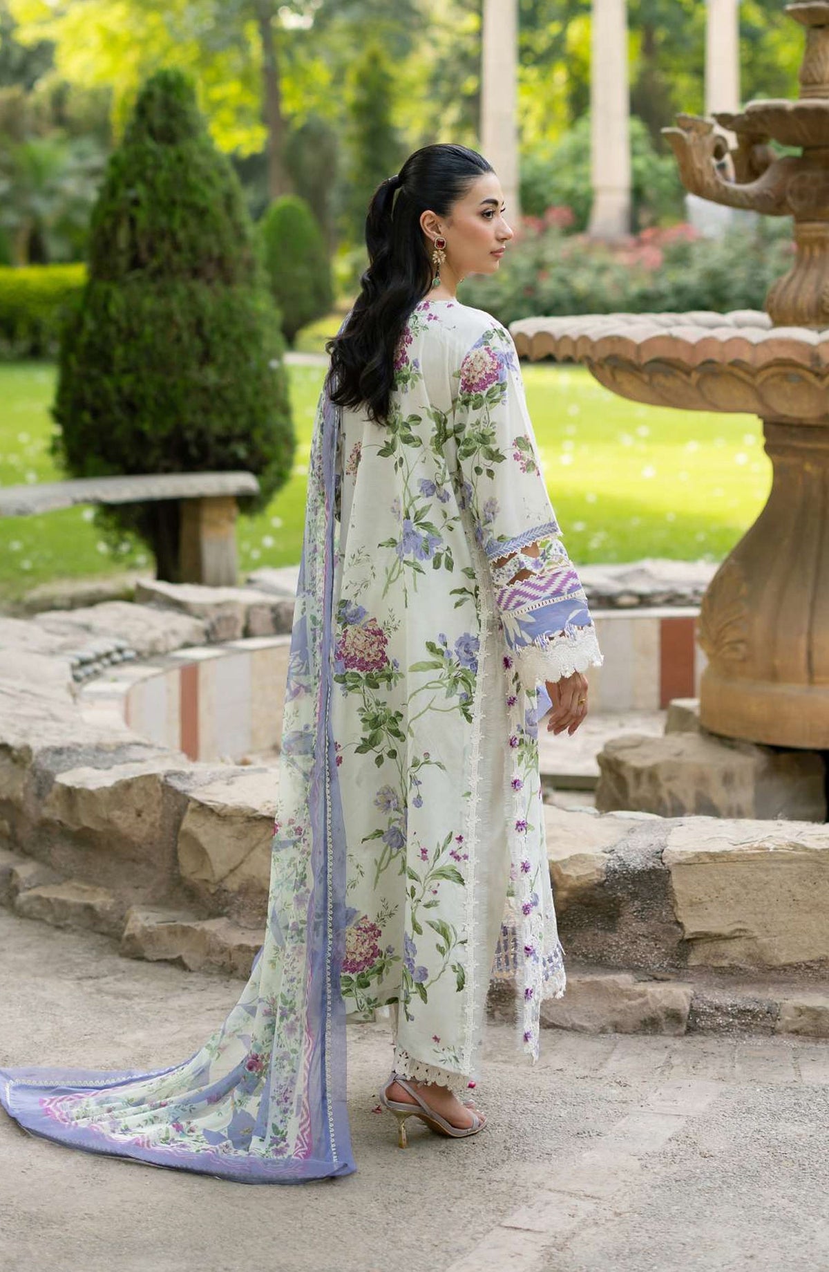 Elaf Signature Embroidered Lawn Unstitched 3 Piece Suit - ESG-3B - EL26NTR - Green - Summer Collection
