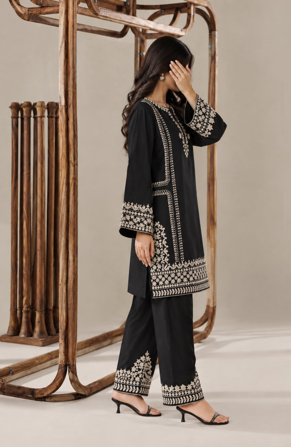 Jannah Noe by Amna Khadija Embroidered Silk Stitched 2 Piece Co-ord Set - JNLS-15 - AM26HON - Black - Summer Collection