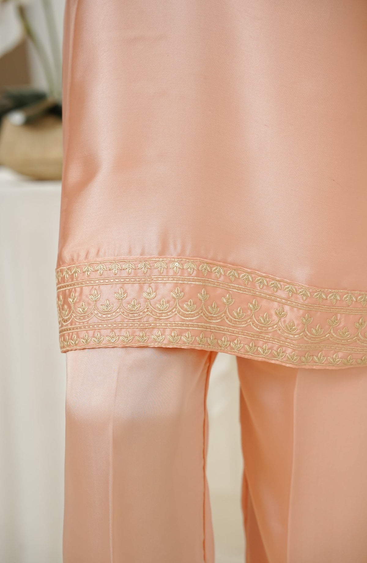 Mano Momal by Amna Khadija Embroidered Silk Stitched 2 Piece Suit - AKMM-02 - AM26OLM - Pink - Summer Collection