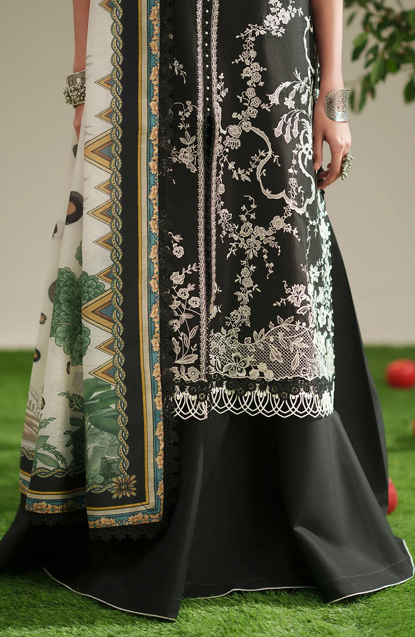 Mehroze by Bin Ilyas Embroidered Lawn Unstitched 3 Piece Suit - D-762 - BL26MHRE - Black - Summer Collection
