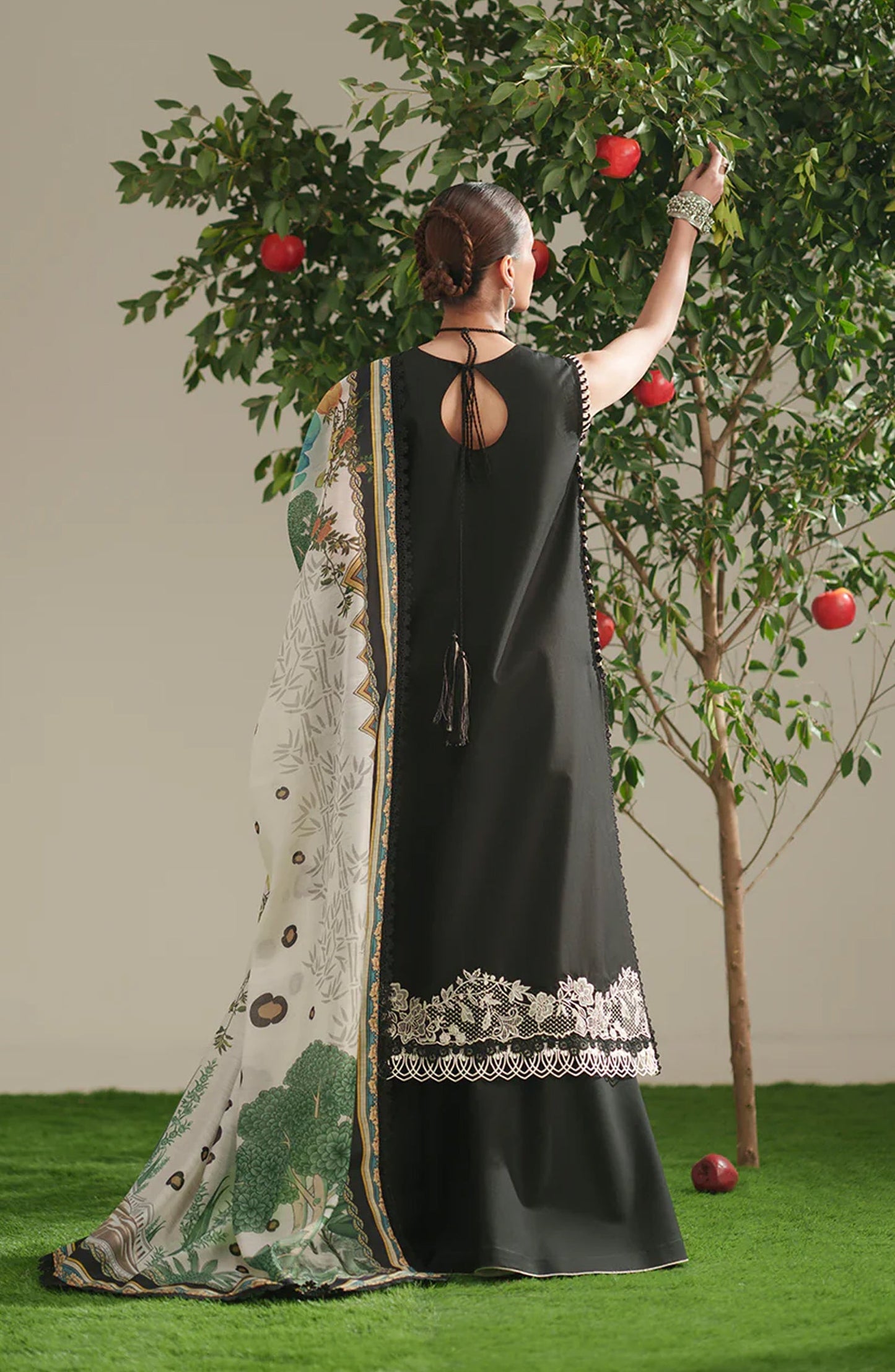 Mehroze by Bin Ilyas Embroidered Lawn Unstitched 3 Piece Suit - D-762 - BL26MHRE - Black - Summer Collection