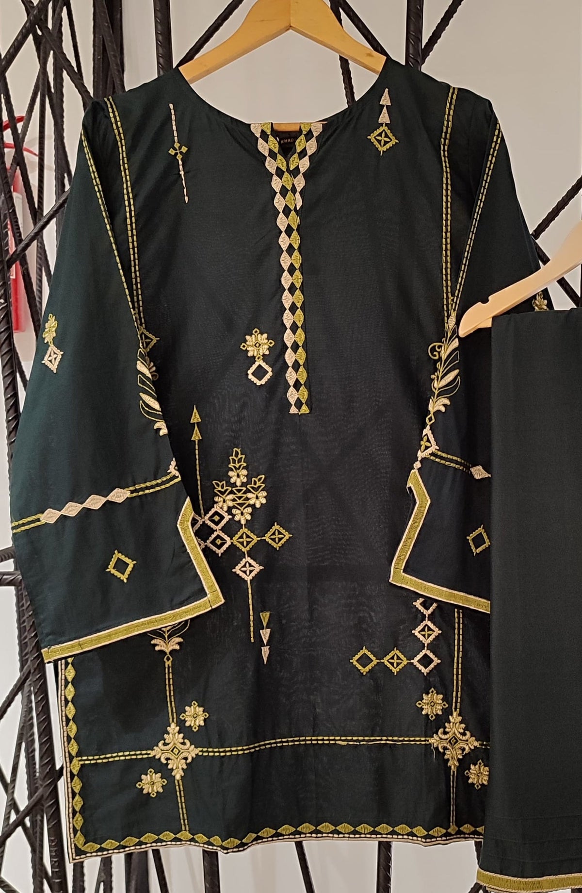 Nush Aira by Amna Khadija Embroidered Cotton Stitched 2 Piece Co-ord Set - AKTW-08 - AM26TWN - Black - Summer Collection
