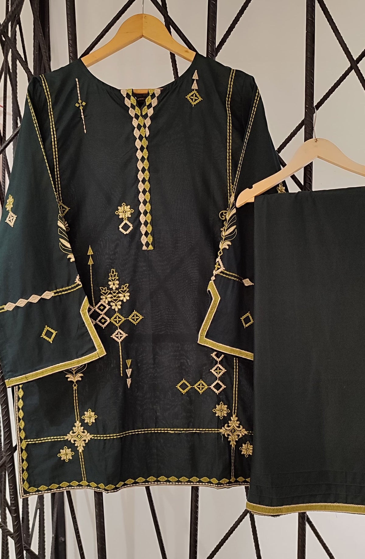 Nush Aira by Amna Khadija Embroidered Cotton Stitched 2 Piece Co-ord Set - AKTW-08 - AM26TWN - Black - Summer Collection