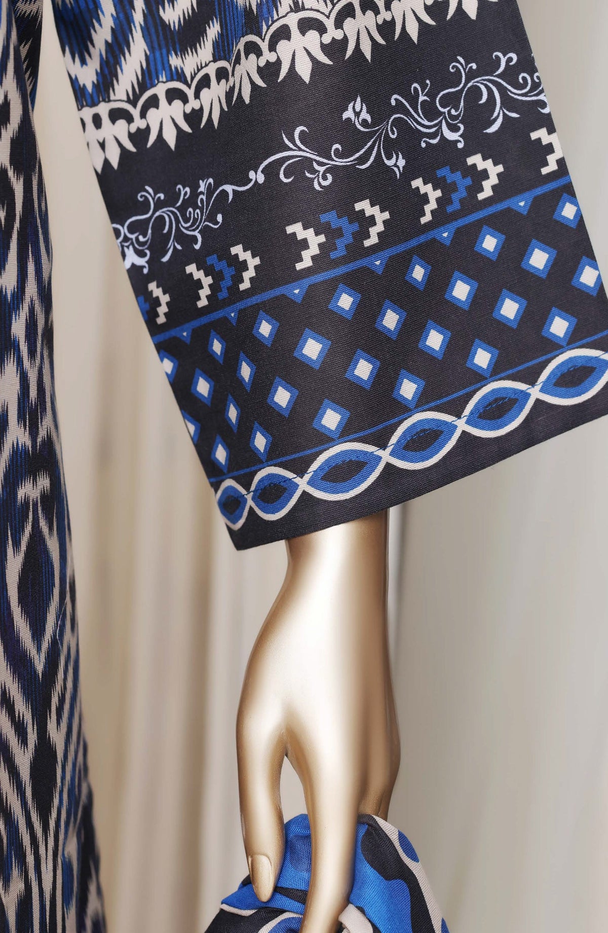 Sadabahar Printed Khaddar Stitched 3 Piece Suit - D-03 - SBD26KFV - Blue - Winter Collection