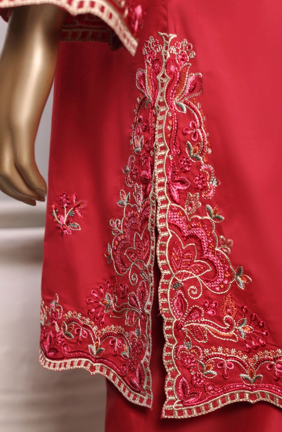 Sadabahar Eclair Embroidered Lawn Stitched 3 Piece Suit - D-01 - SBD26CTR - Red - Summer Collection