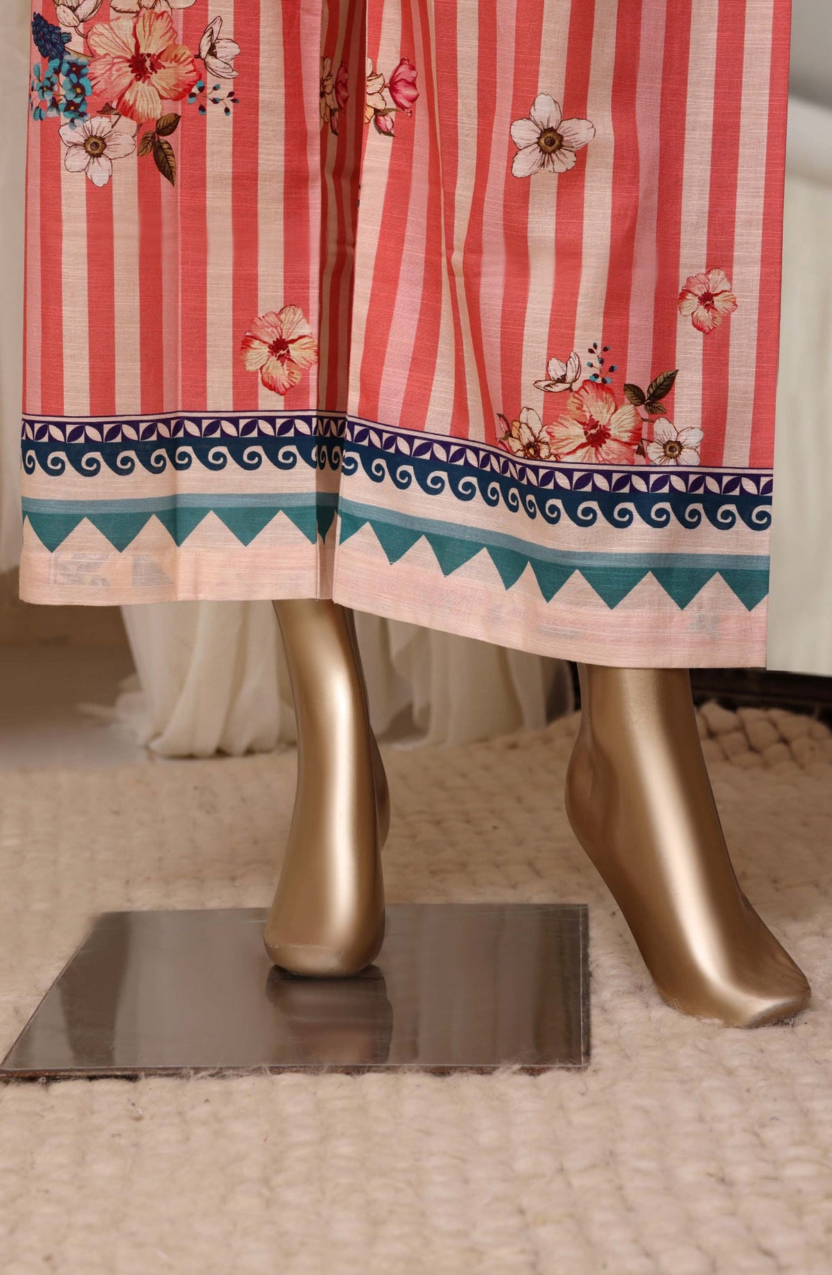 Sadabahar Printed Khaddar Stitched 3 Piece Suit - D-12 - SBD26KHD - Pink - Winter Collection