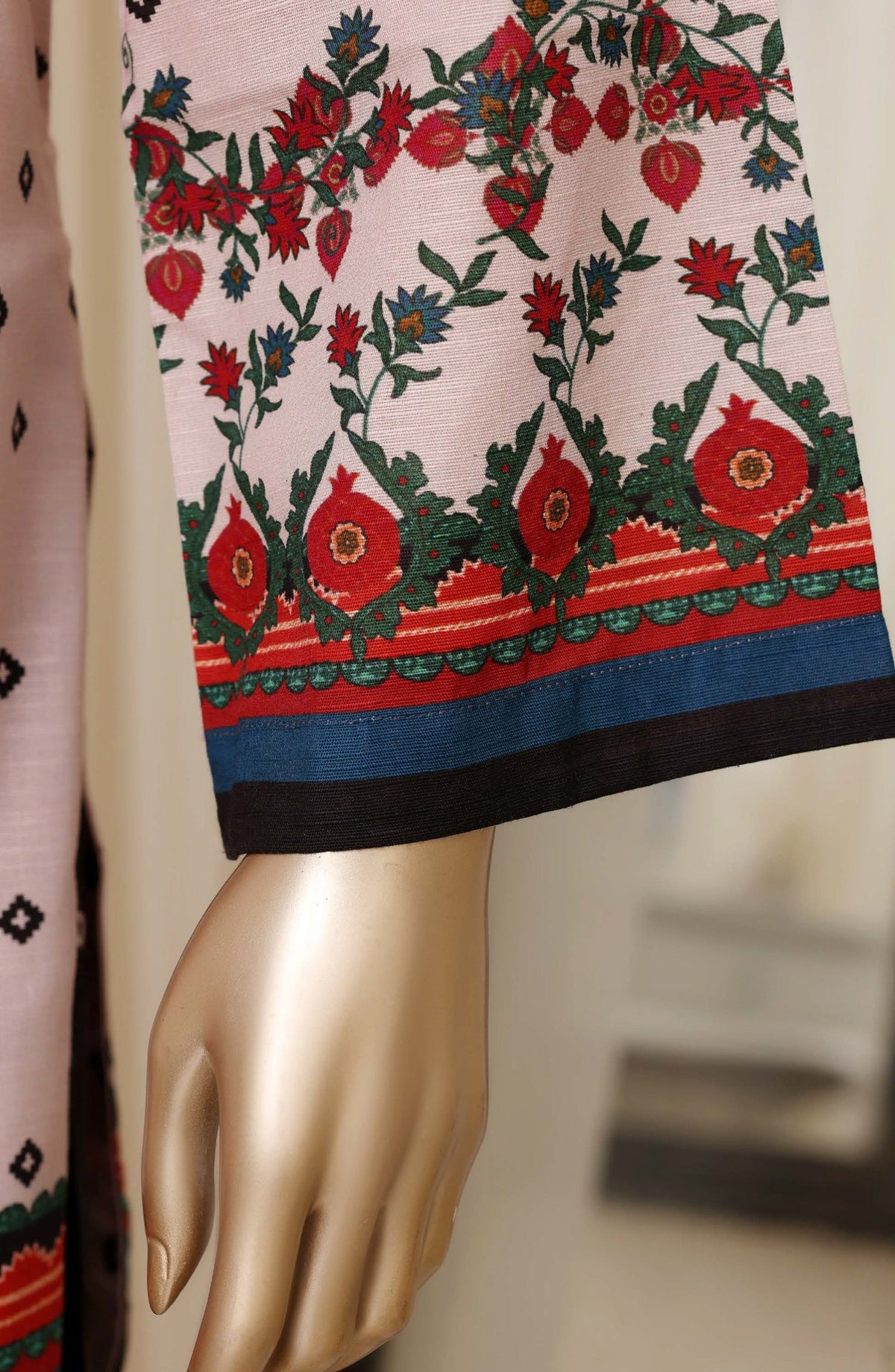 Sadabahar Printed Khaddar Stitched 3 Piece Suit - D-06 - SBD26KHD - Light Pink - Winter Collection