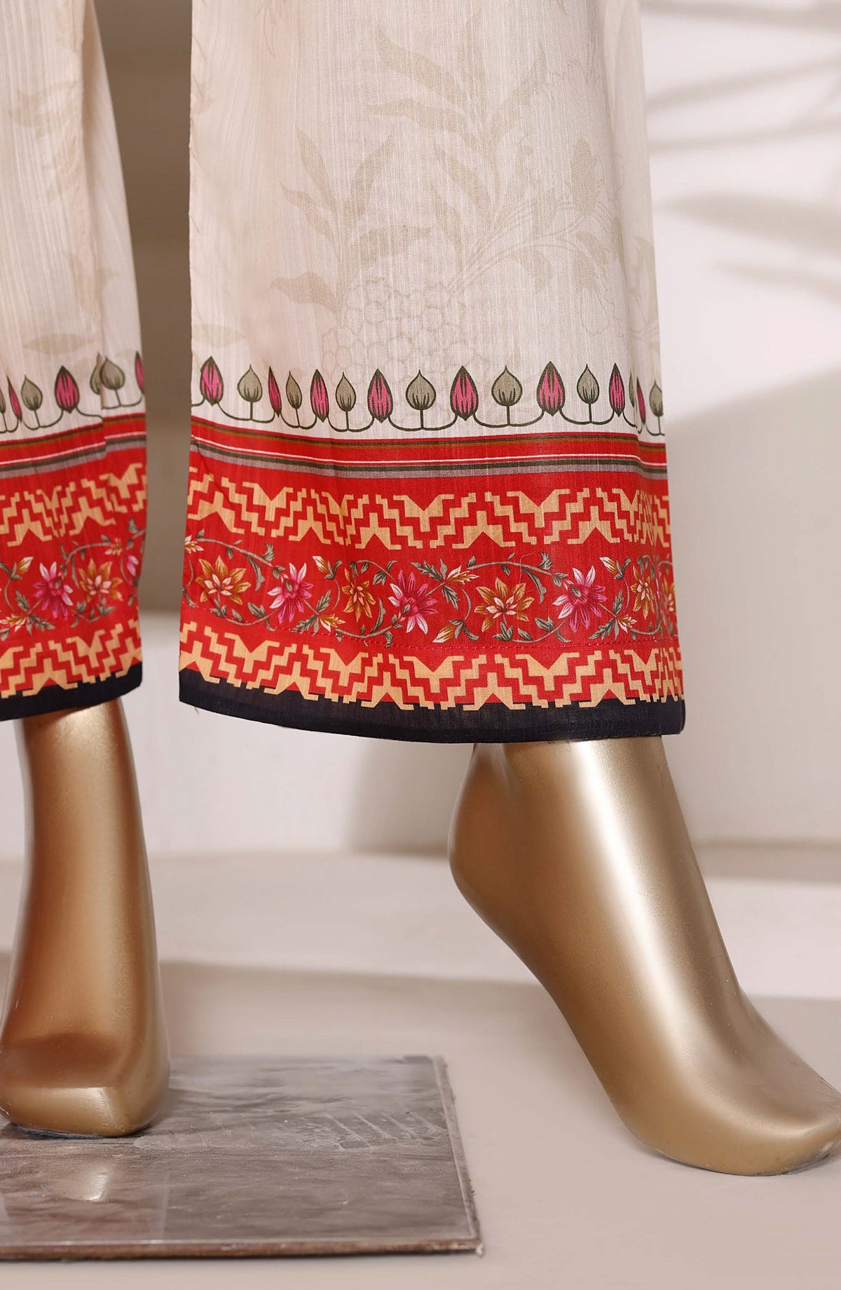 Sadabahar Printed Lawn Stitched 3 Piece Suit - D-03 - SBD26WV7 - Red - Summer Collection