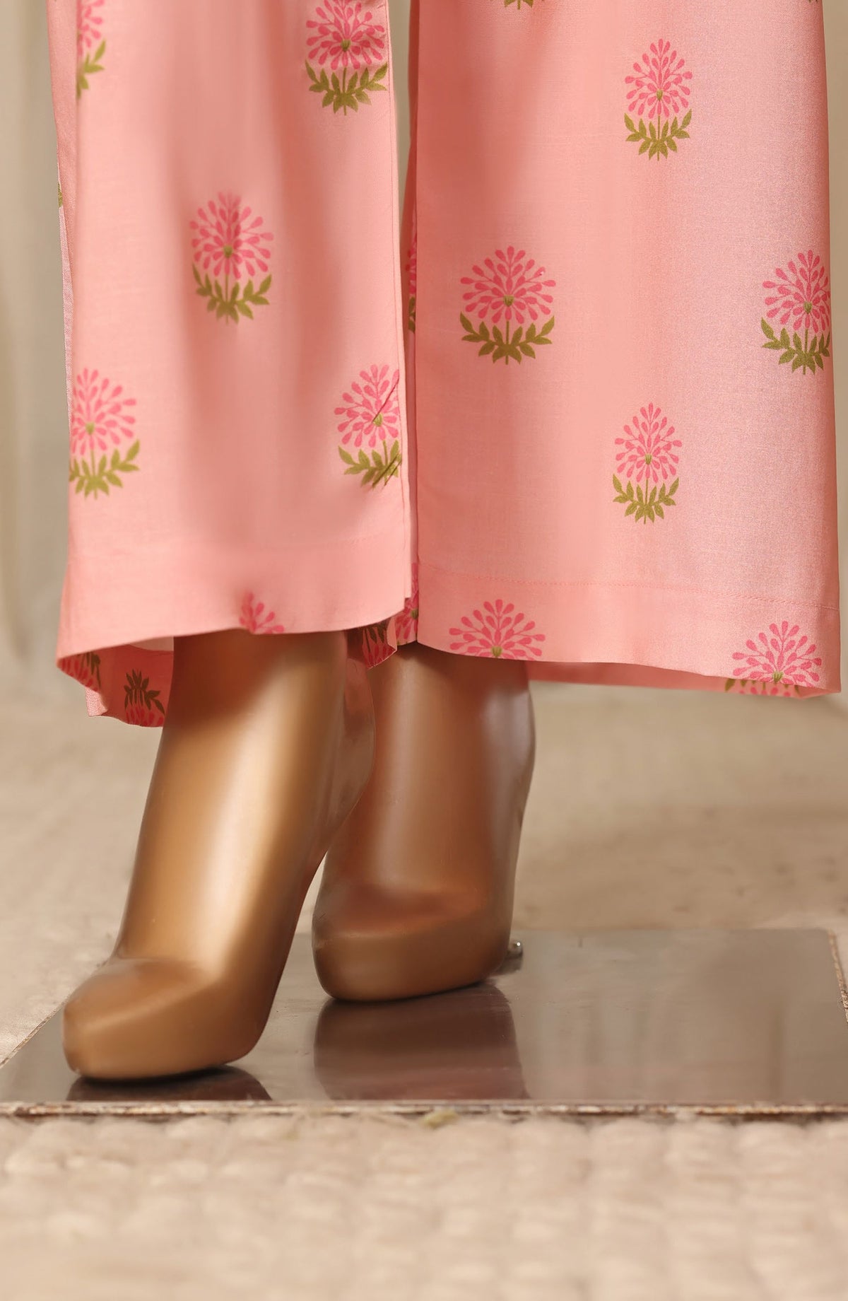 Sadabahar Printed Linen Stitched 3 Piece Suit - D-01 - SBD26LN - Multi - Winter Collection