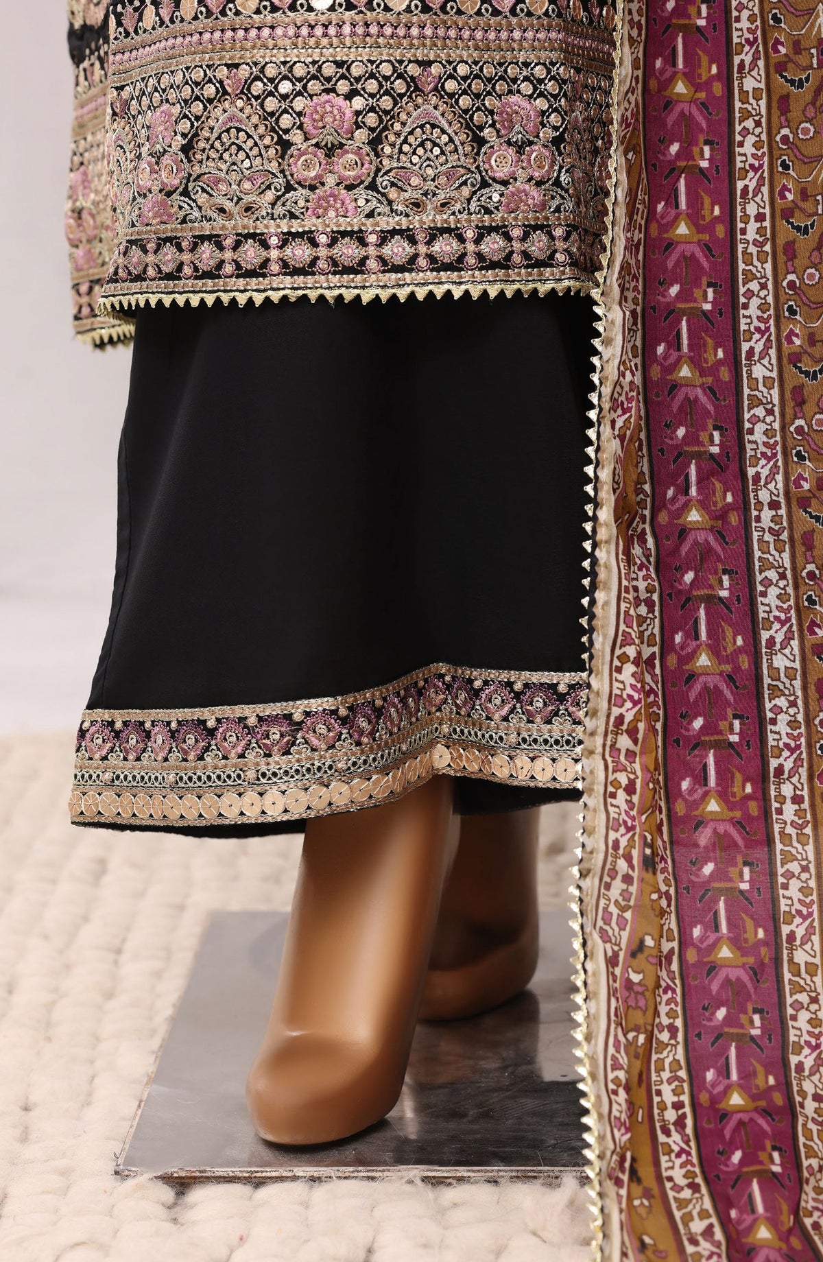 Sadabahar Regal Embroidered Lawn Stitched 3 Piece Suit - D-03 - SBD26RGR - Black - Festive Collection