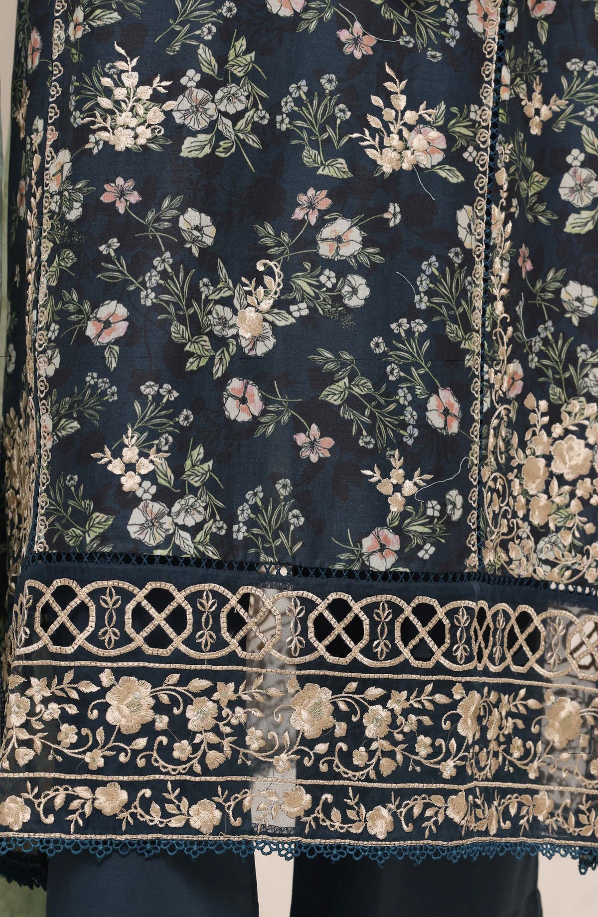 Sadabahar Signature Embroidered Stitched 3 Piece Suit - D-07 - SBD26XIT - Blue - Festive Collection