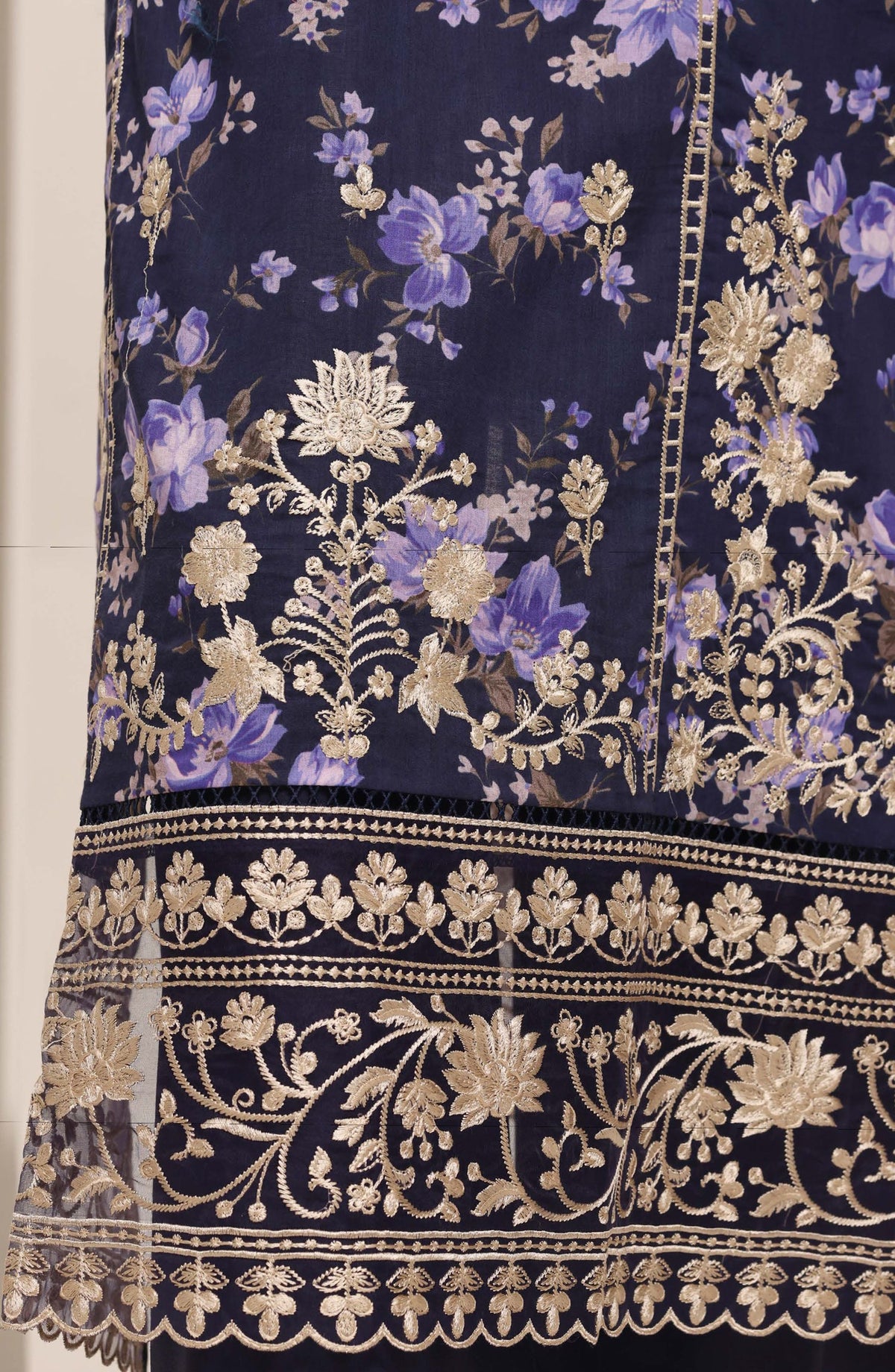 Sadabahar Signature Embroidered Stitched 3 Piece Suit - D-05 - SBD26XIT - Blue - Festive Collection