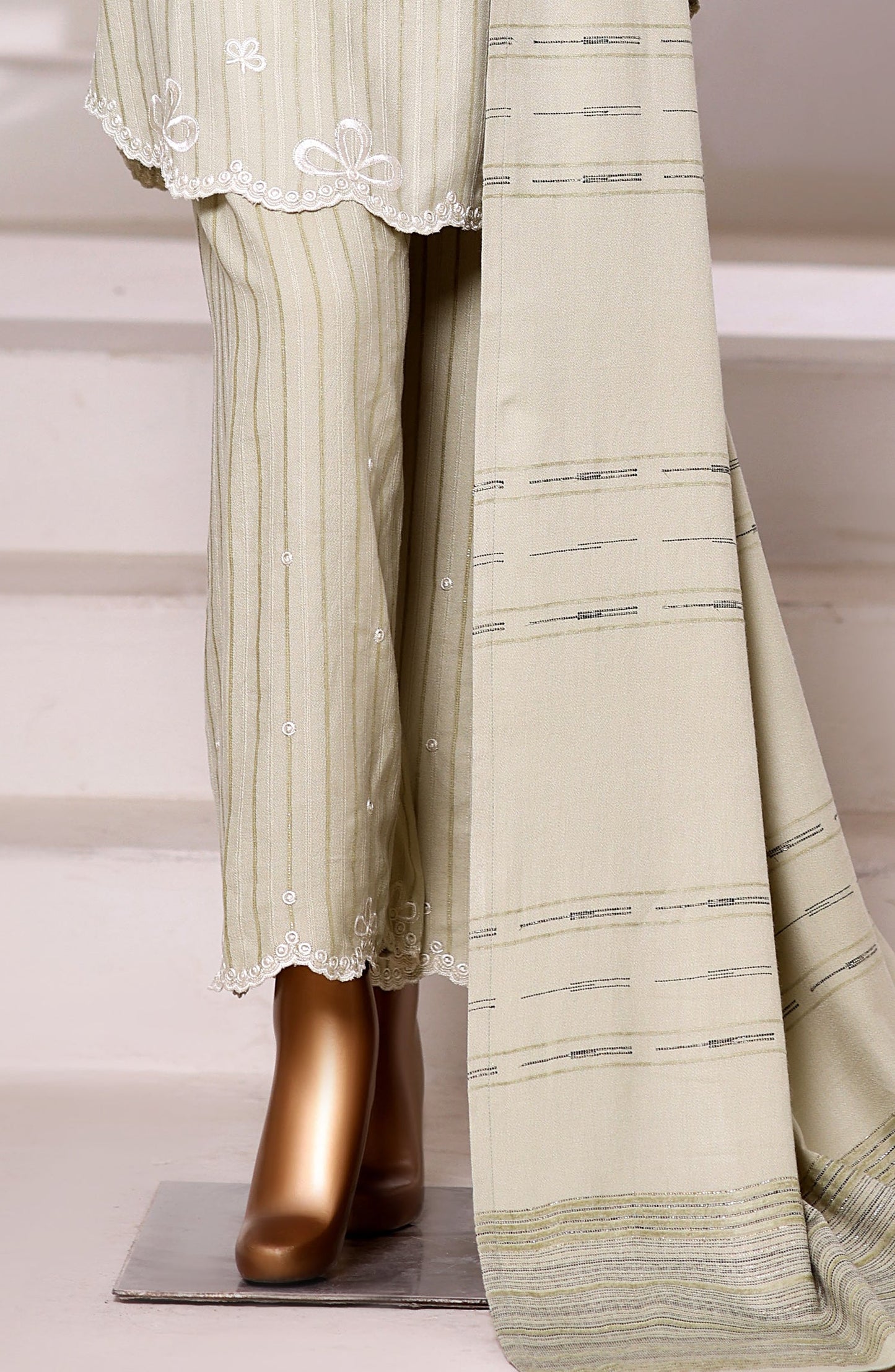 Sadabahar Vybe Embroidered Dhanak Stitched 3 Piece Suit - Design-02 - SBD25DNK - Green - Winter Collection