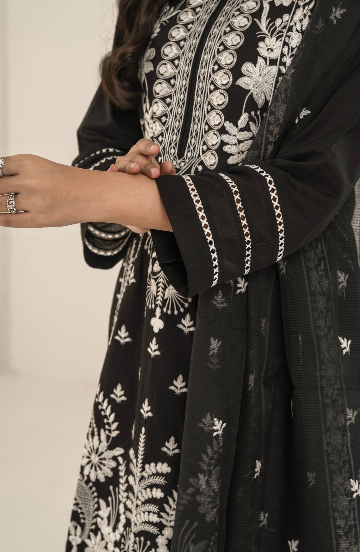 Shamooz Monochrome Embroidered Cotton Stitched 3 Piece Suit - SE-009 Black and White - SMZ25OMN - Summer Collection