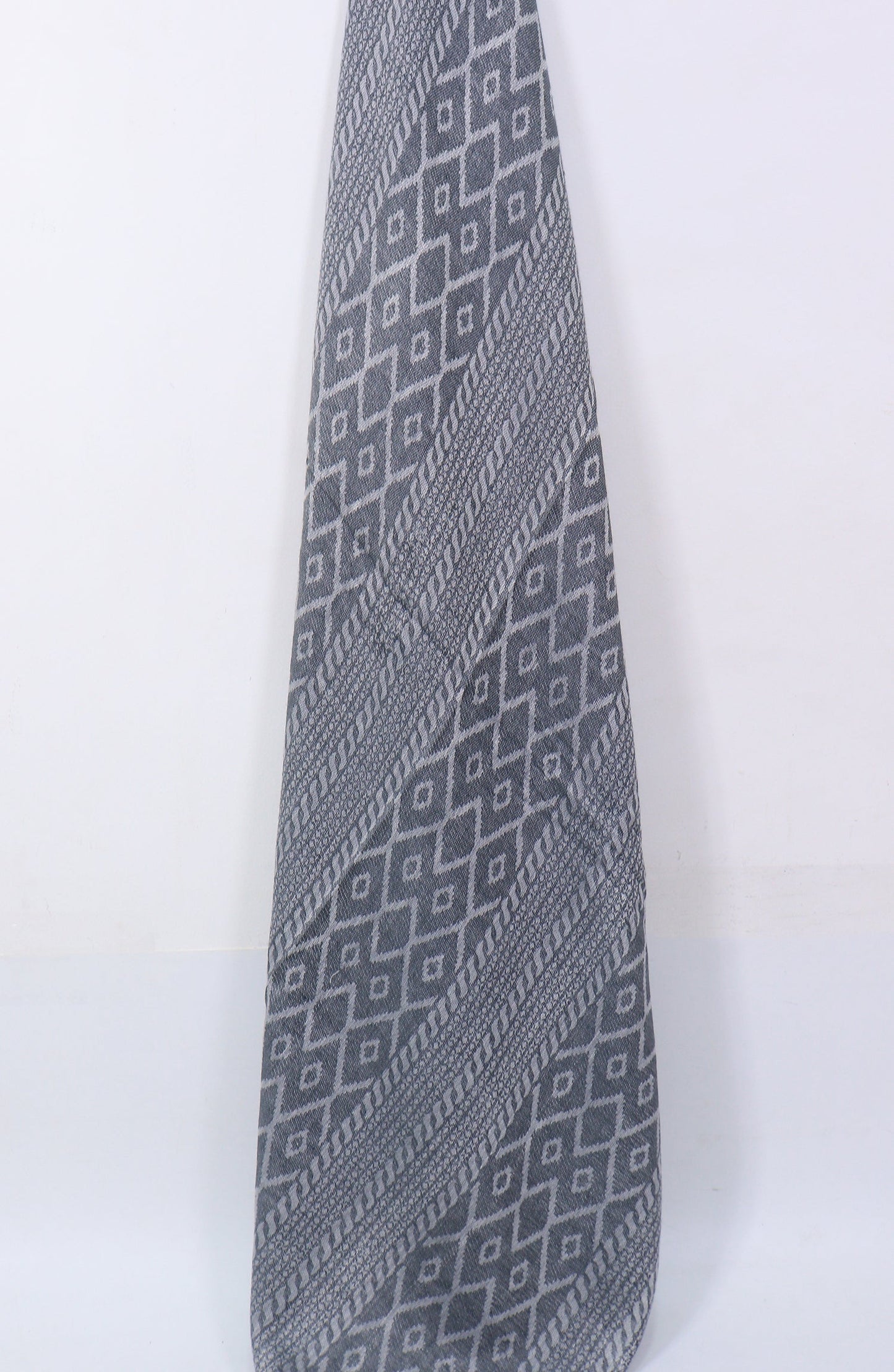 Amna Khadija Premium Twill Jacquard Stole Design-16 - AM25OLT - Grey - Summer Collection