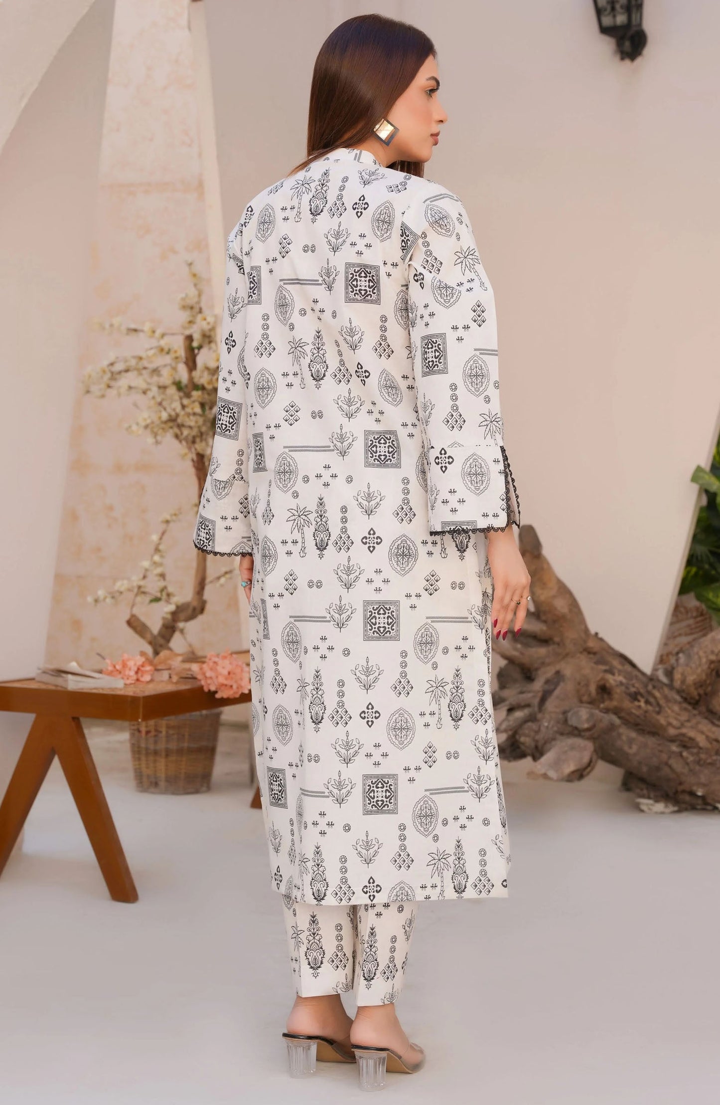Threads N Weaves Printed Lawn Stitched 2 Piece Suit - RTWL25104 Classic White Intricate - TNW25SPL - White - Summer Collection