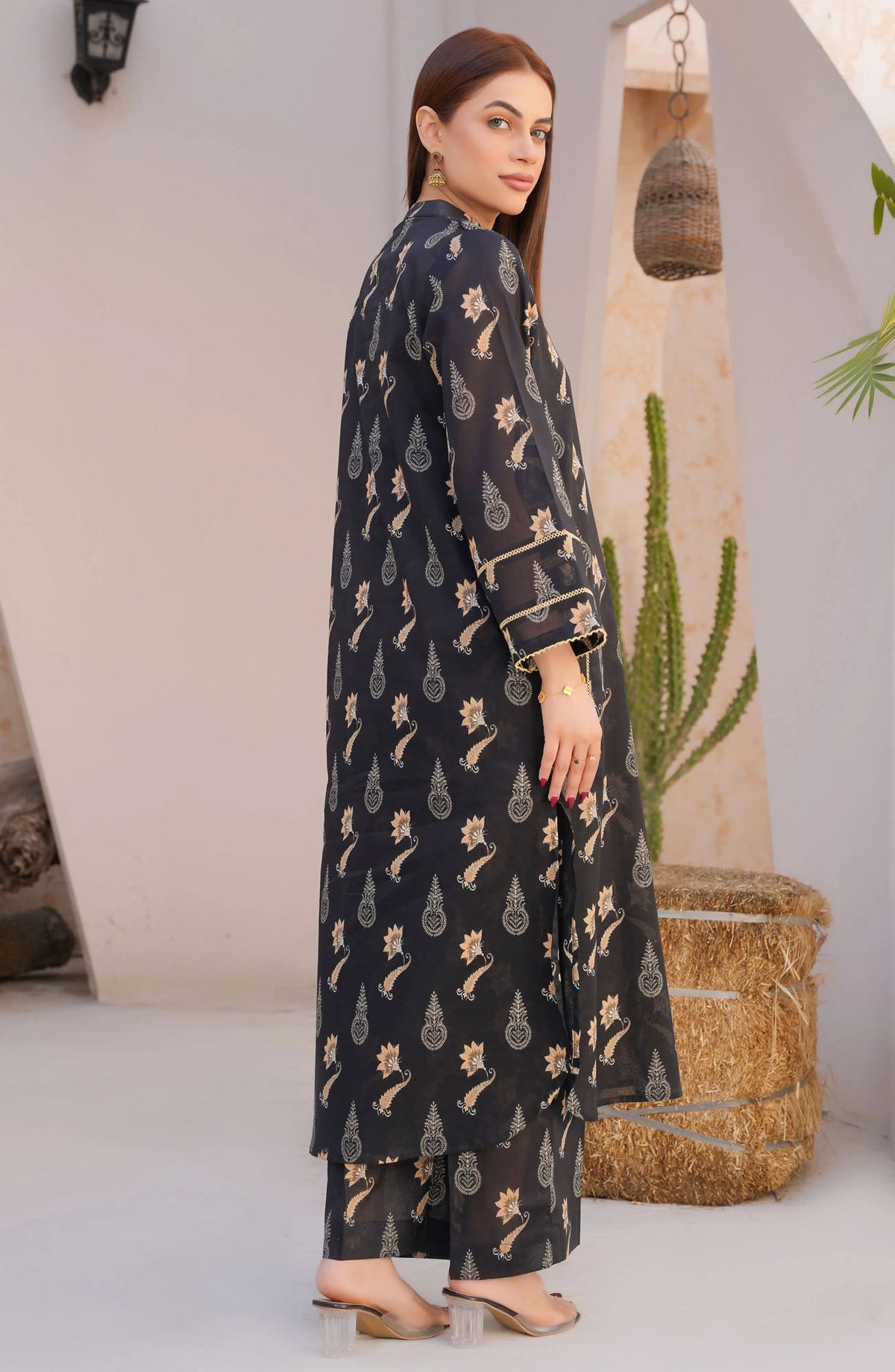 Threads N Weaves Printed Lawn Stitched 2 Piece Suit - RTWL25106 Elegant Black Floral - TNW25SPL - Black - Summer Collection