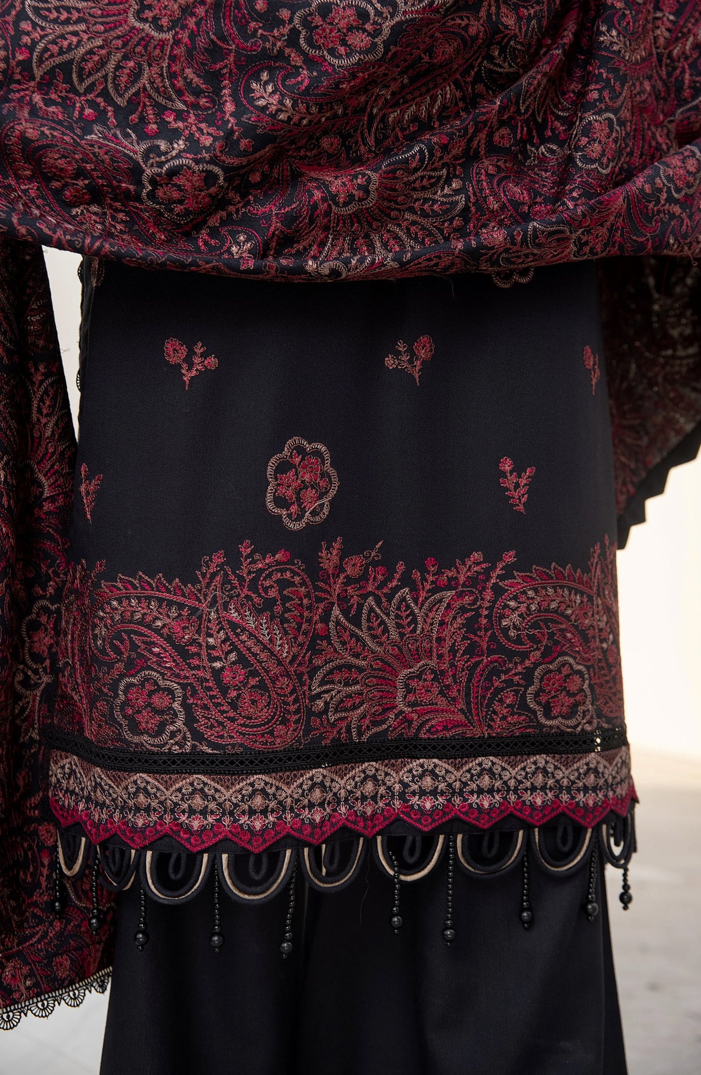 Threads N Weaves Embroidered Dhanak Unstitched 3 Piece Suit - D23105 - TNW25WD - Blue - Winter Collection