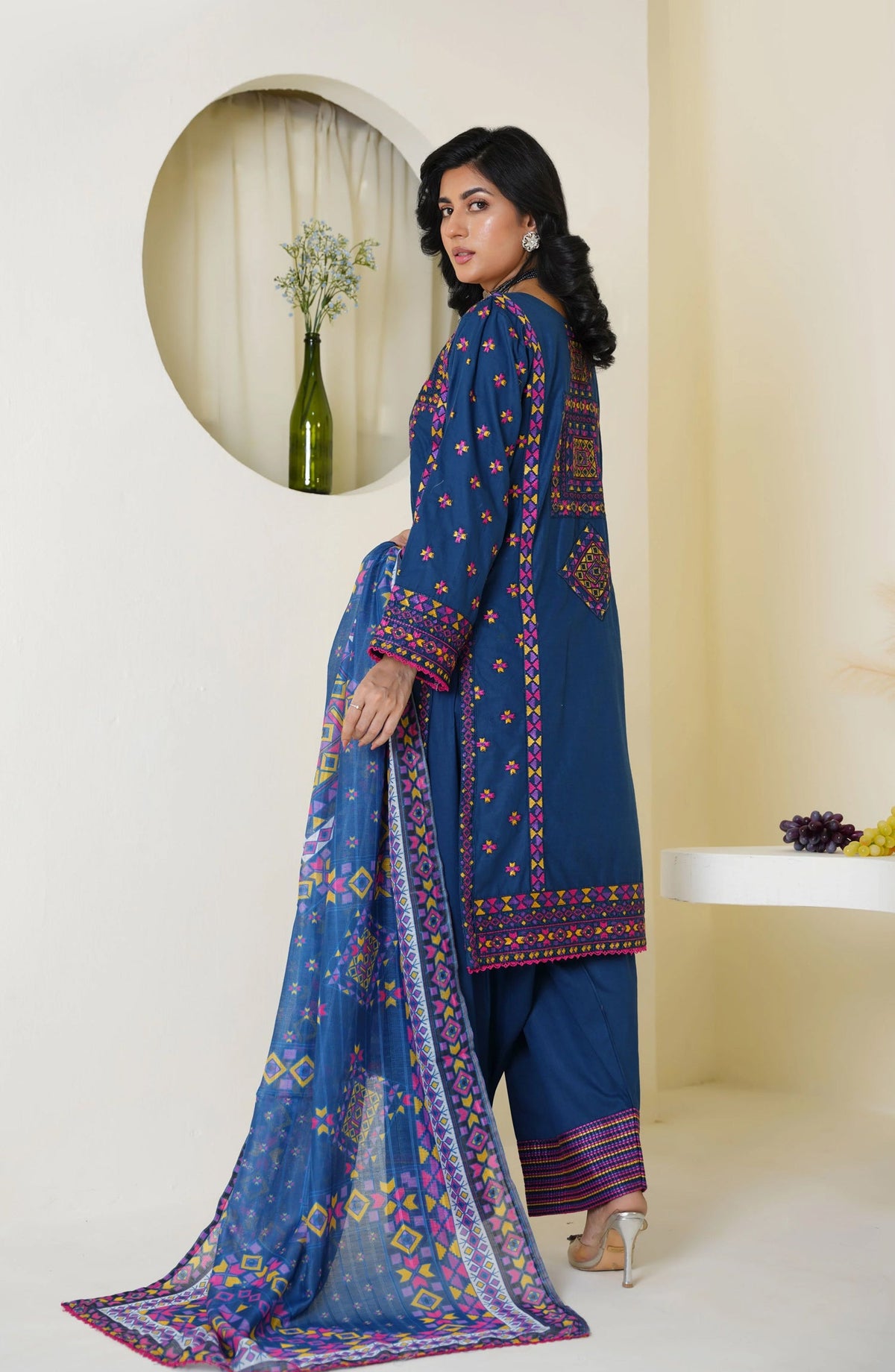 Threads & Weaves Royal Blue Embroidered Lawn 3-Piece Suit Ready to Wear TNW25LN
